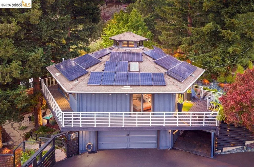 221 Amend Ct El Sobrante, CA 94803