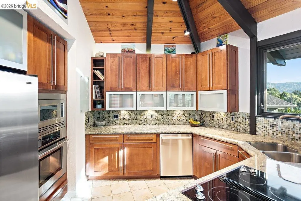 221 Amend Ct El Sobrante, CA 94803