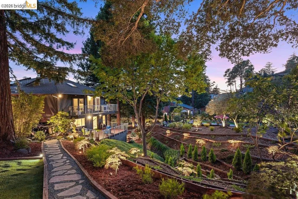 221 Amend Ct El Sobrante, CA 94803