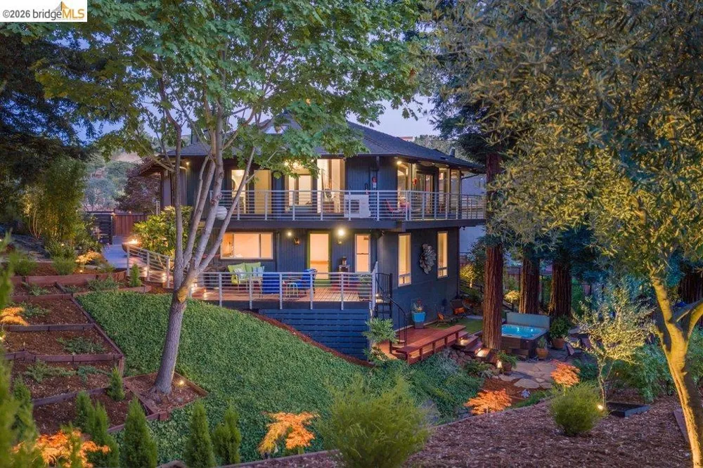 221 Amend Ct El Sobrante, CA 94803