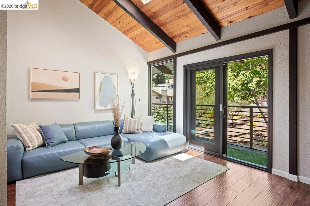 221 Amend Ct El Sobrante, CA 94803