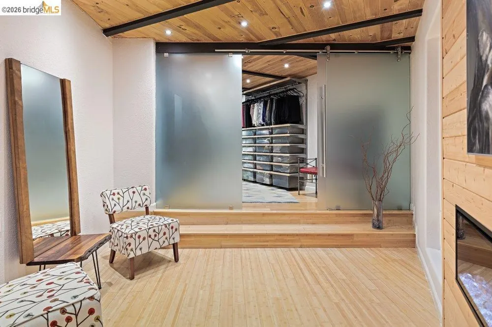 221 Amend Ct El Sobrante, CA 94803
