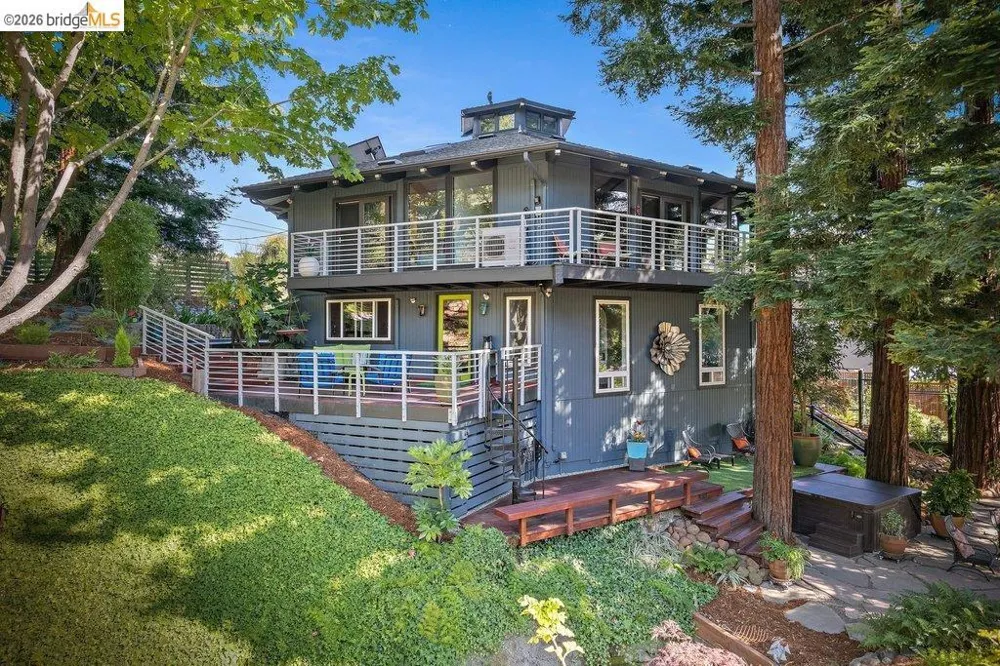 221 Amend Ct El Sobrante, CA 94803