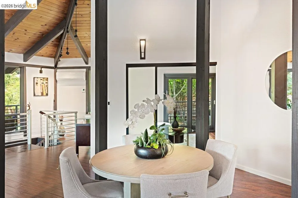 221 Amend Ct El Sobrante, CA 94803
