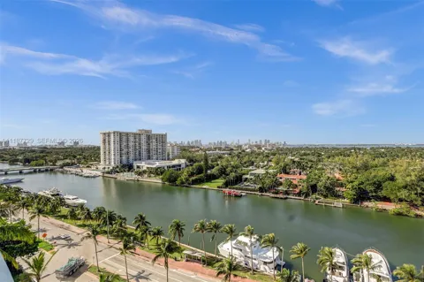 4401 Collins Ave #1117