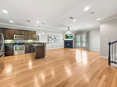 2403 Stutz Drive #4