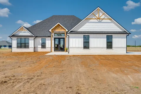 11 Private Road 33084