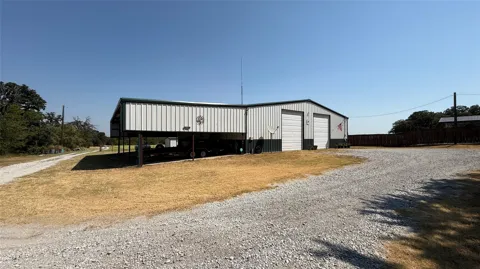 925 Jennings Lane