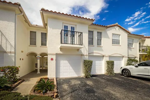 1105 Lake Shore Drive #205