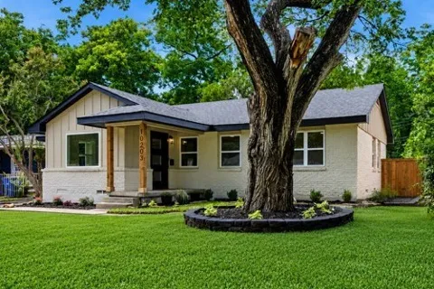 10203 Estacado Drive