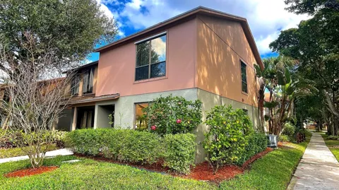 501 SANDTREE DRIVE