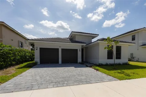 2045 SW 155th Ave