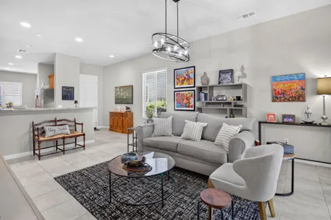 41411 Calle Servando