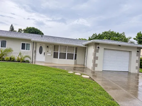 6604 Boulevard Of Champions