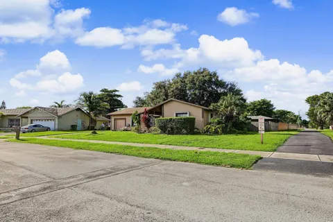 908 Cardinal Pl
