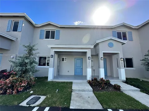 1245 NW 3rd Ln
