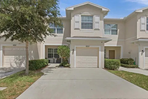 2221 NW Treviso Cir