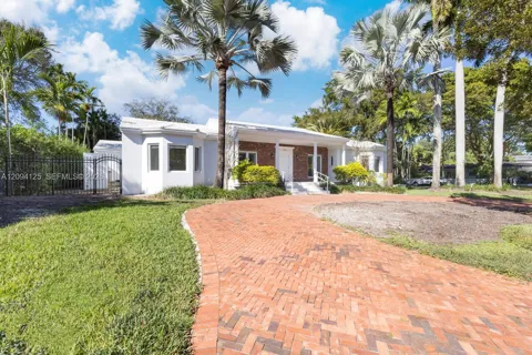 4404 Alhambra Cir