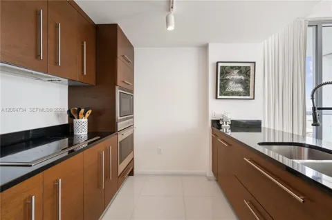 485 Brickell Ave #3904