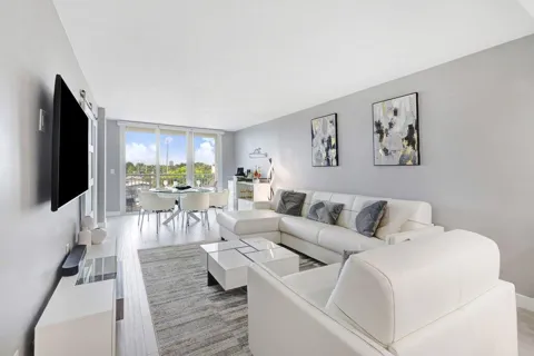 155 ISLE OF VENICE DRIVE #501