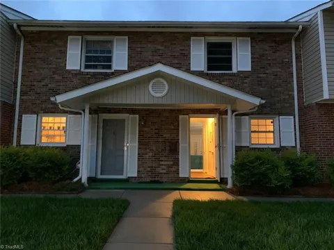 101 Oxford Place #17
