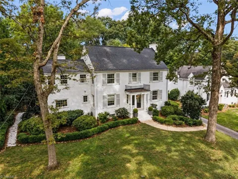 628 Roslyn Road