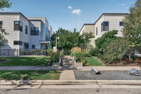 2818 Aldrich Avenue S #103