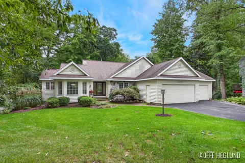 1926 Country Brook Drive SE