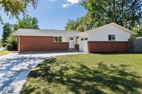6885 Oak Way