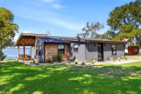 203 Evans Street