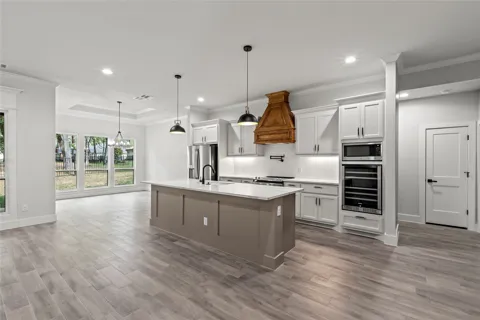 128 Saint Andrews Drive E