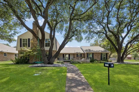 7802 Scotia Drive