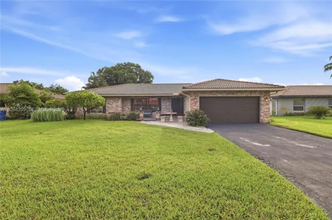 653 NW 100 Ln