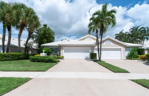 6113 GREENSPOINTE DRIVE #10