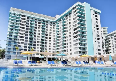 5101 Collins Ave #11H