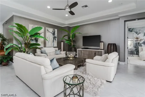 Abaca Circle