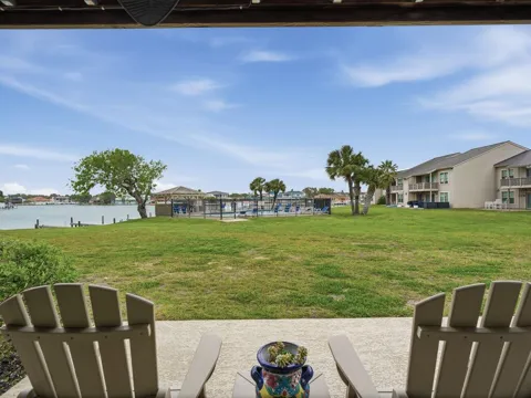 2404 Bayhouse