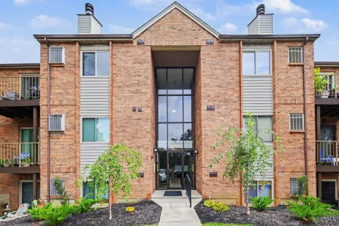 5985 Meadow Creek Drive #9