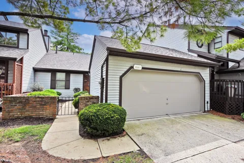 201 Centerbury Court