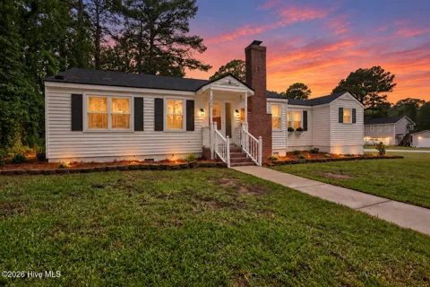 1009 Walnut Street W