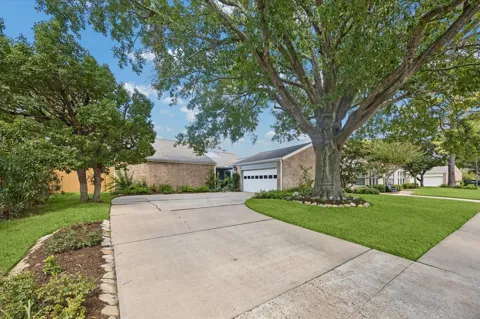 11402 Overbrook Lane