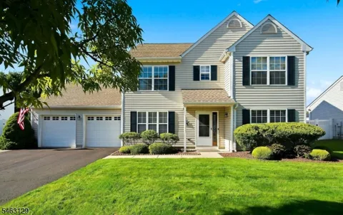 24 Crater Lake Rd