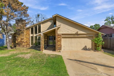 161 E K PLACE