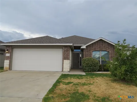 1304 Lakeway Crossing Drive