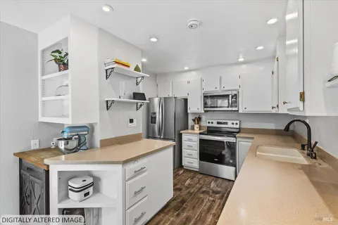 3005 Aurora Court