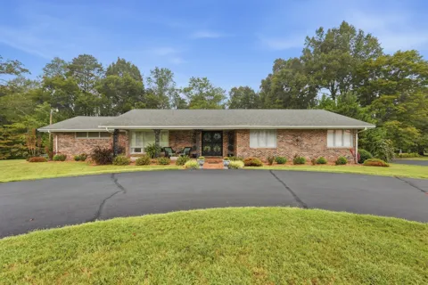 521 Winding Ln