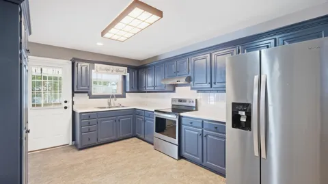 104 Oakmont Dr