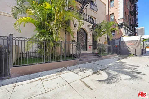 807 S Fedora Street #205