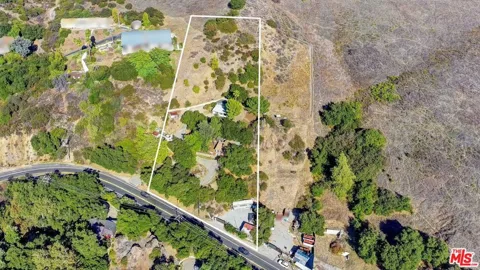 1980 Topanga Canyon Boulevard