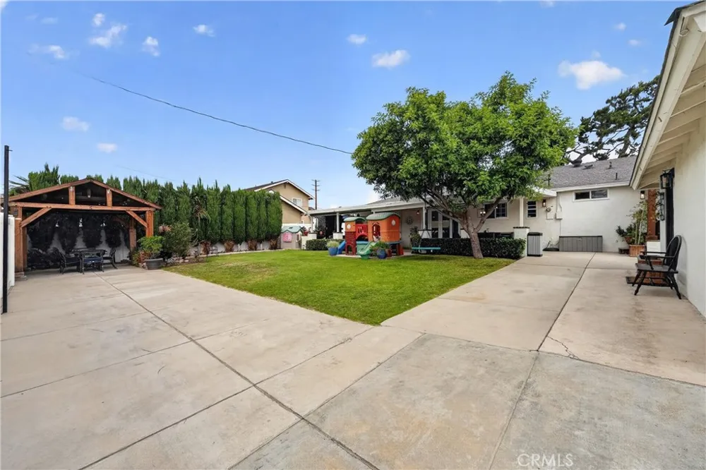 530 W 16th Upland, CA 91784